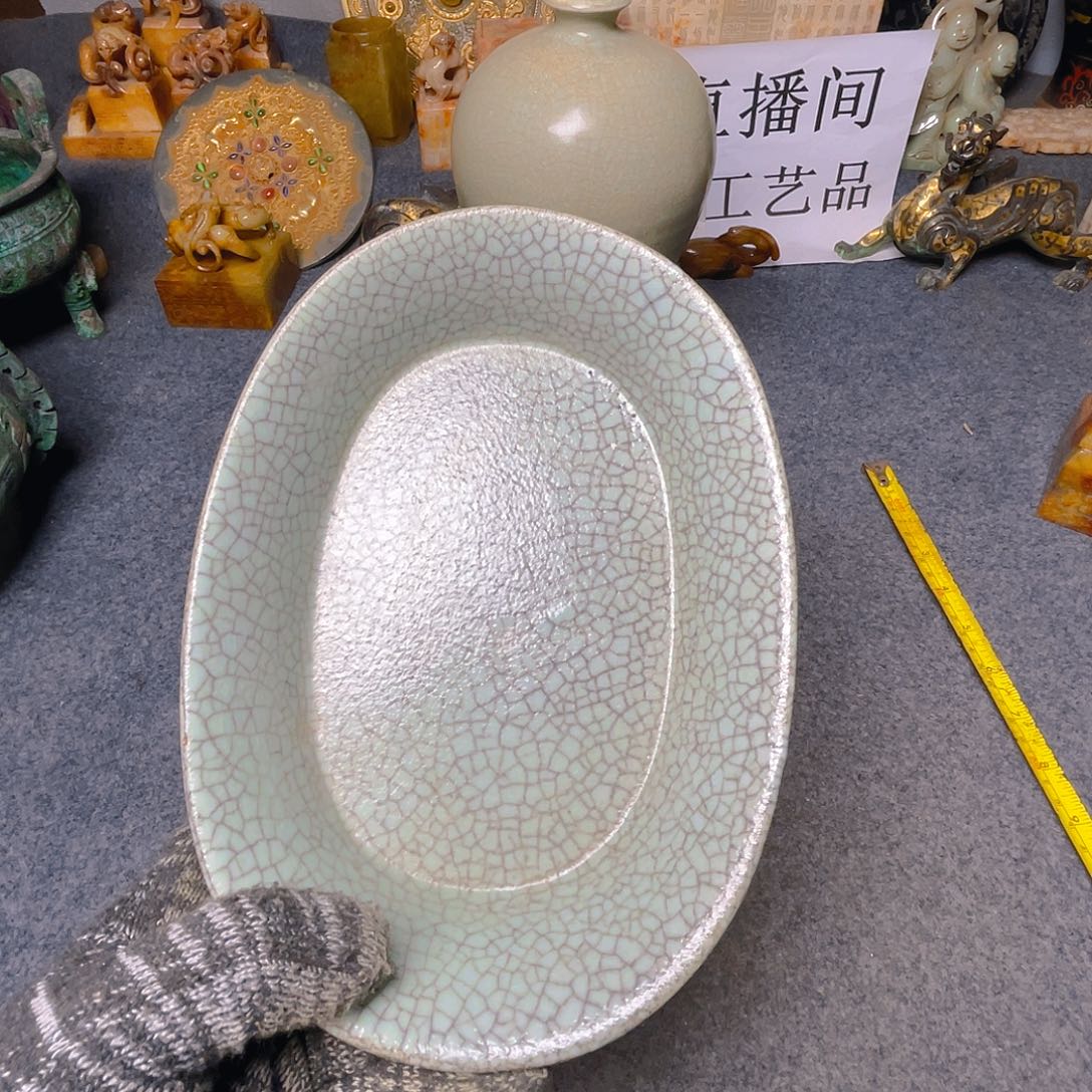 摆件坎坎坷坷地走过这条小路