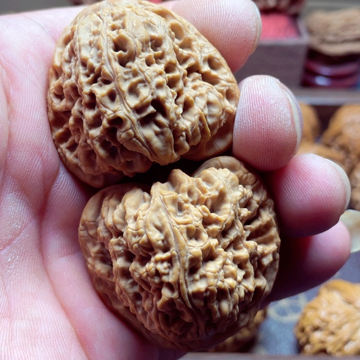 北***夕把件文玩核桃南疆石