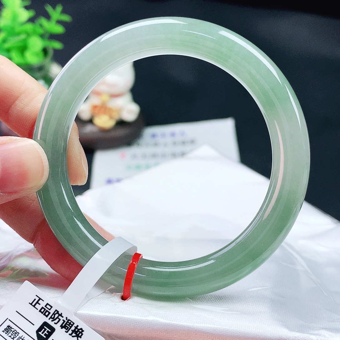 翡翠手镯未镶嵌54圆