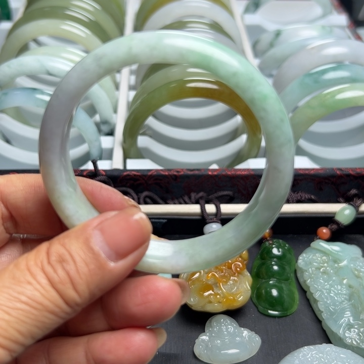 翡翠未镶嵌手镯天然