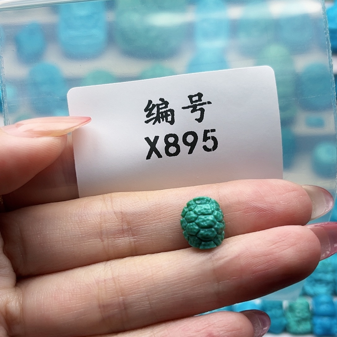 绿松石未镶嵌天然原矿雕刻绿松石