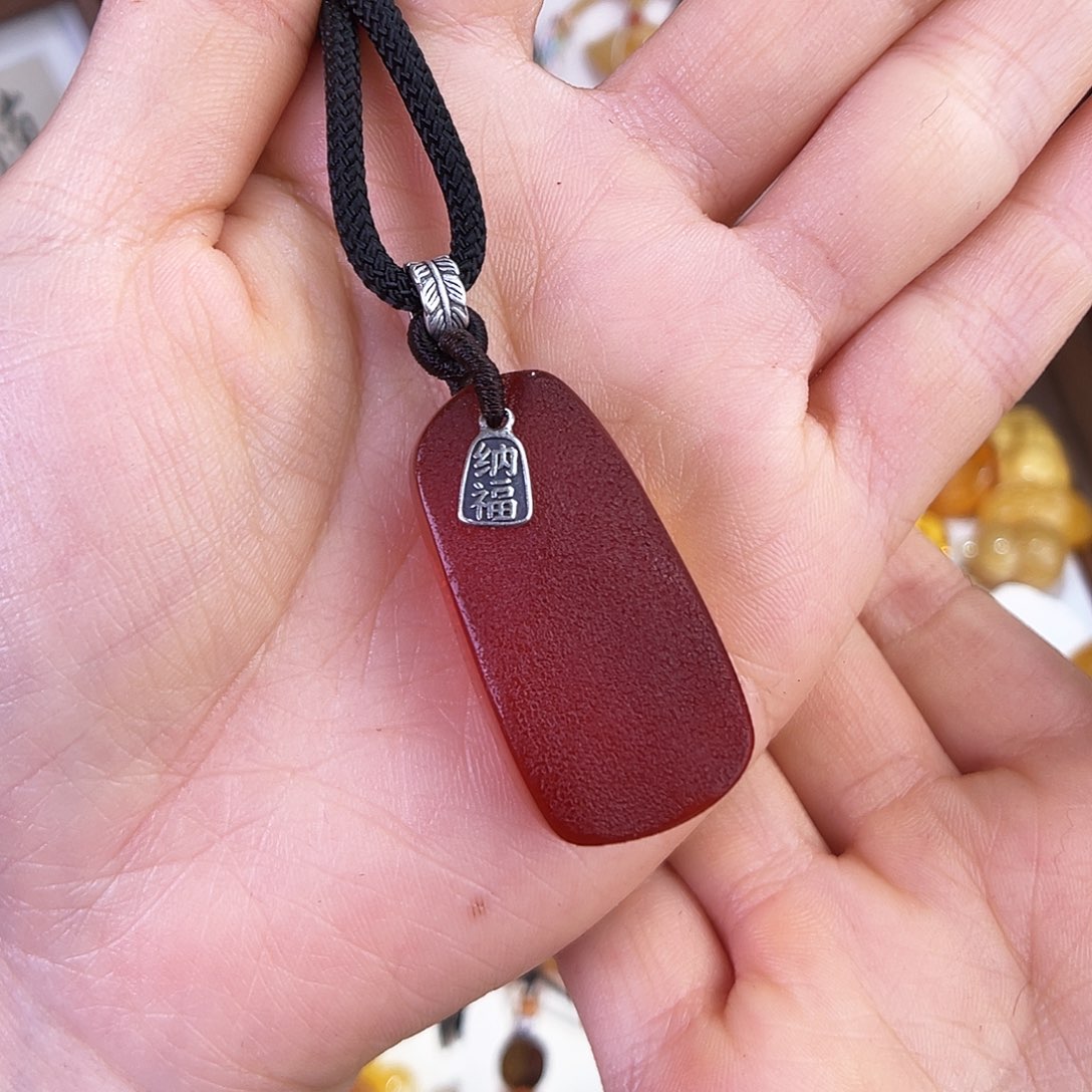 琥珀珠宝奇石未镶嵌，