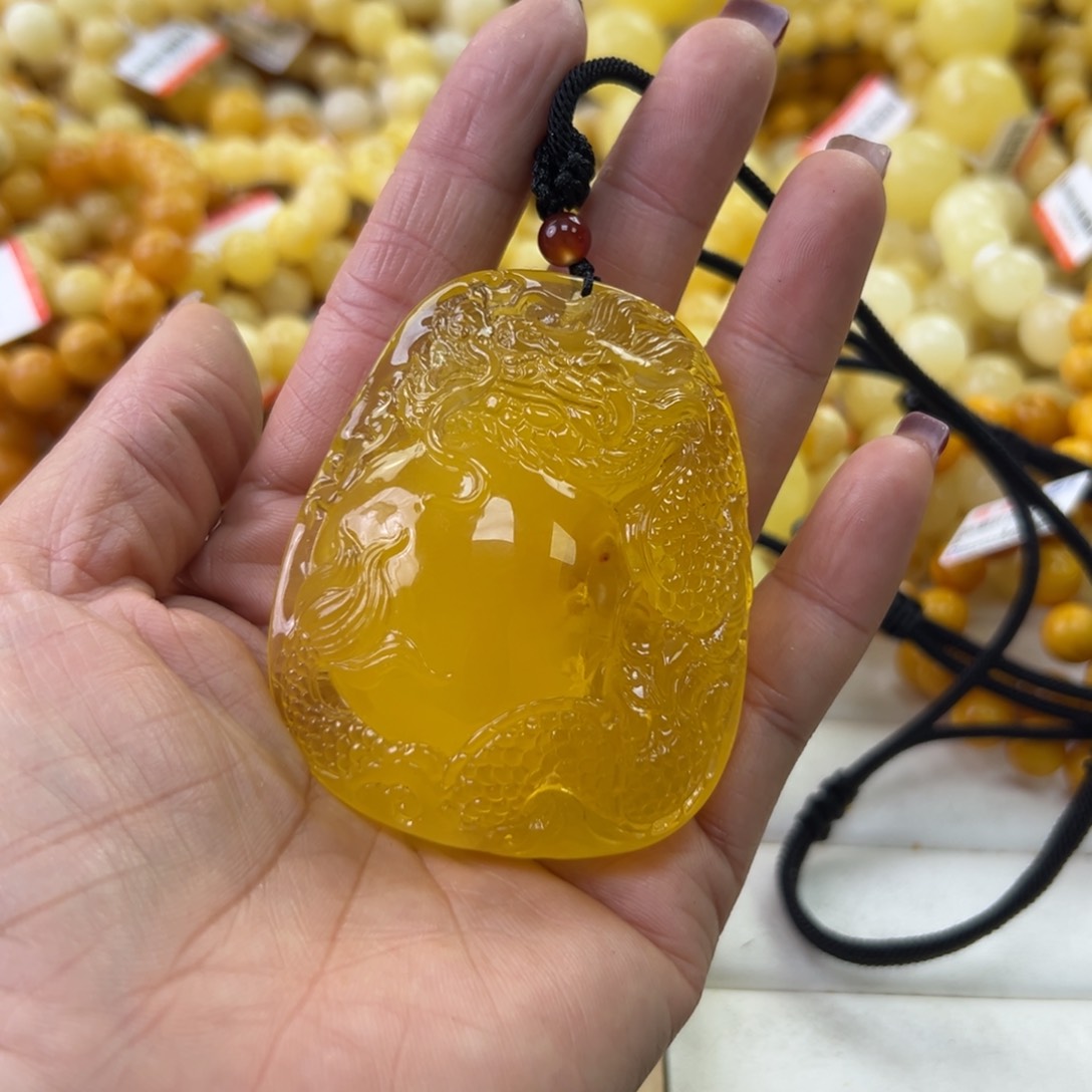 琥珀珠宝奇石未镶嵌