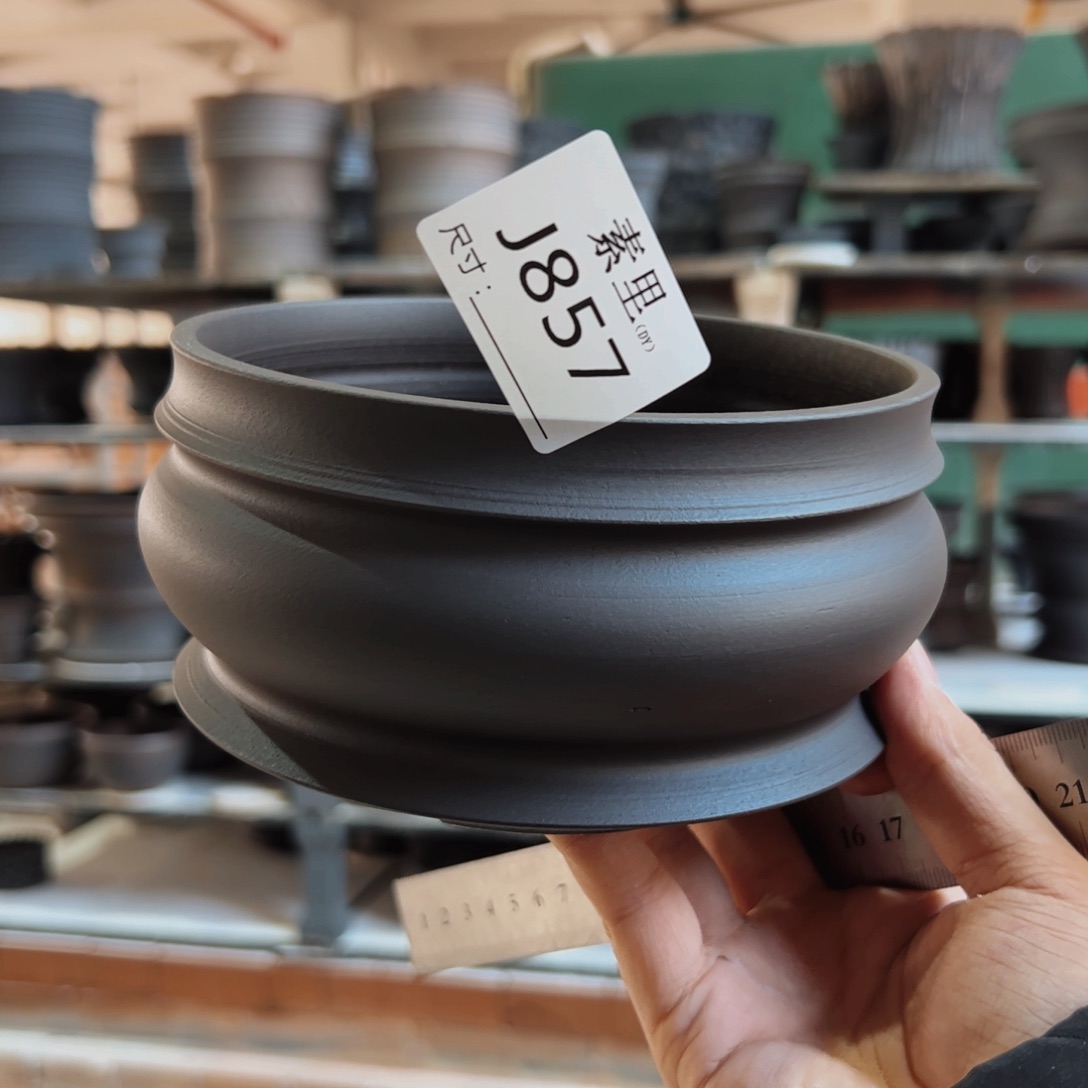 景德镇手工素里内口13.5高8瑕疵