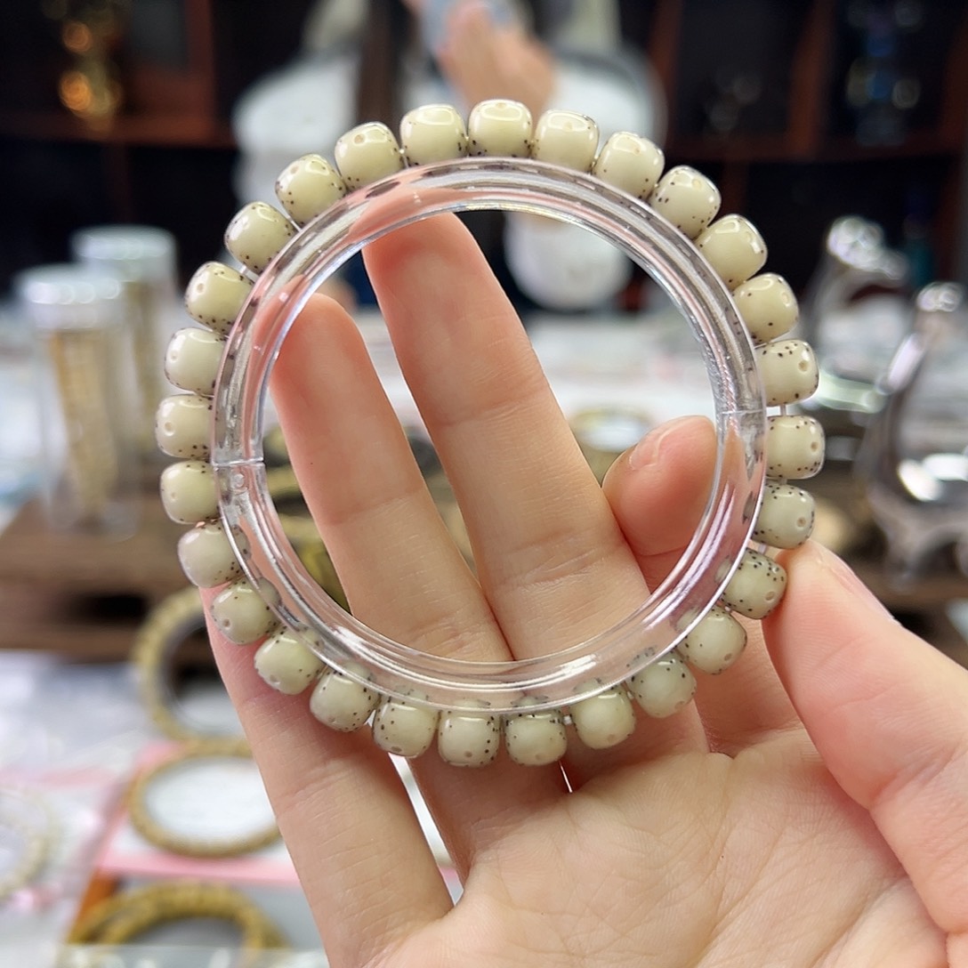 星月菩提吊坠Ll.8x7贯穿通体 冰糖 针尖星