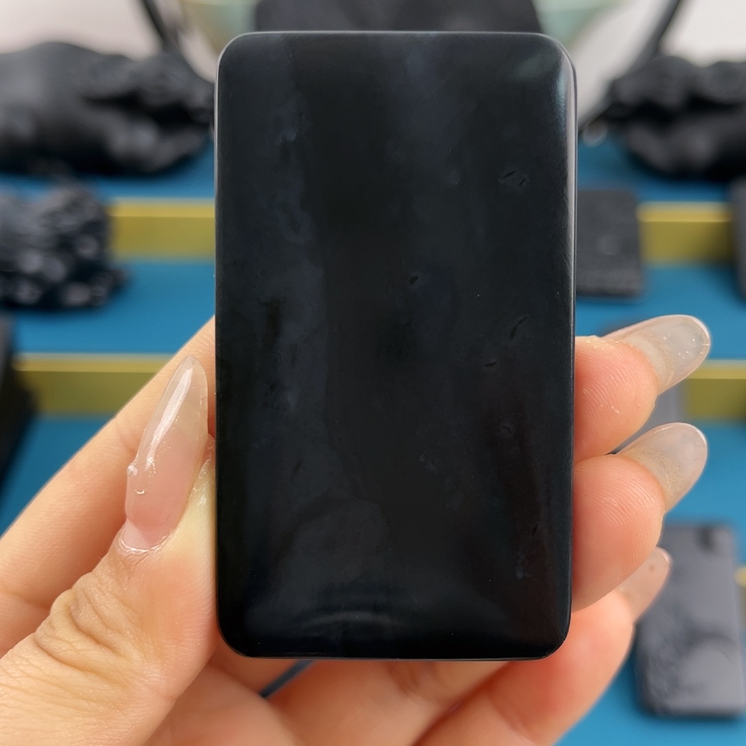 和田玉（墨玉）4、7大面包未镶嵌