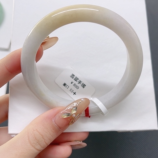 翡翠手镯未镶嵌A货