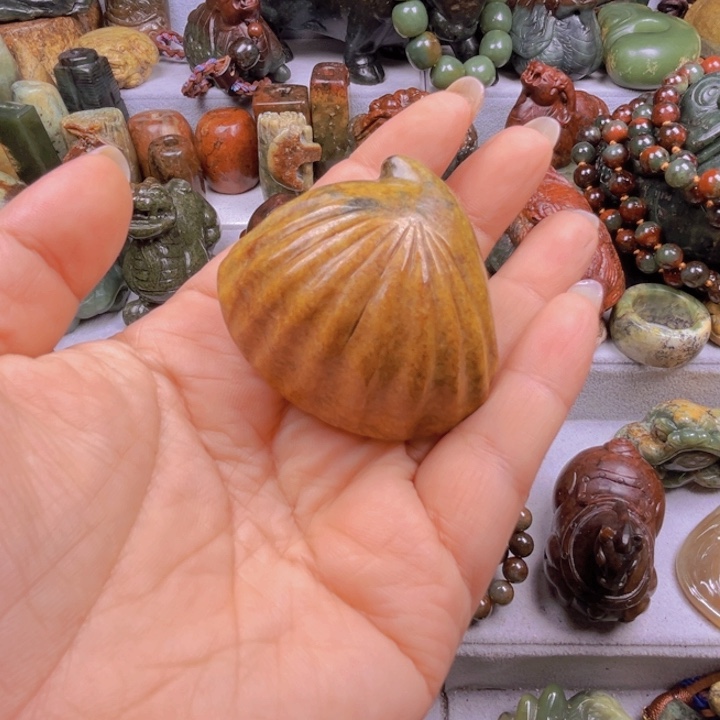 岫岩河磨玉（透闪石质玉）把件未镶嵌西*