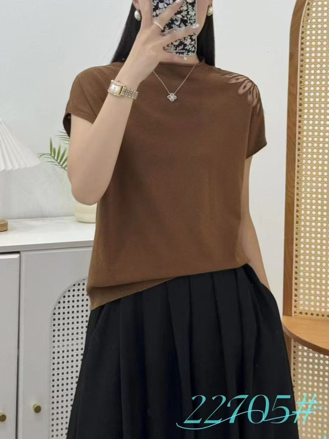 2025春秋款镂空露肩枫叶刺绣圆领针织衫时尚减龄