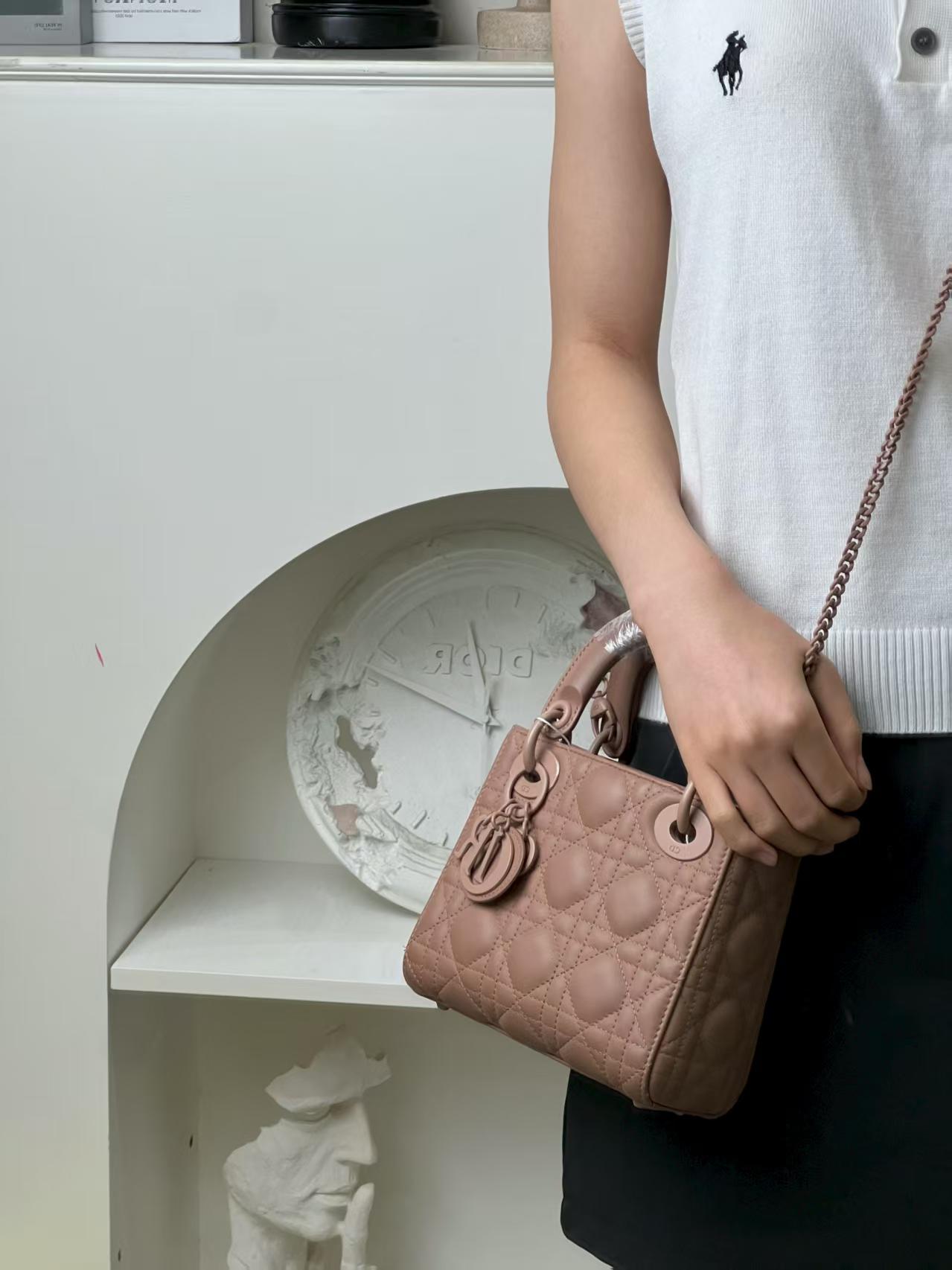 99新 DIOR/迪奥 dior戴妃三格磨砂肉桂粉绯红色/优品