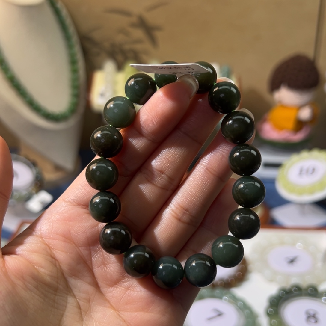 和田玉未镶嵌手串切末蓝带糖皮卡12珠径