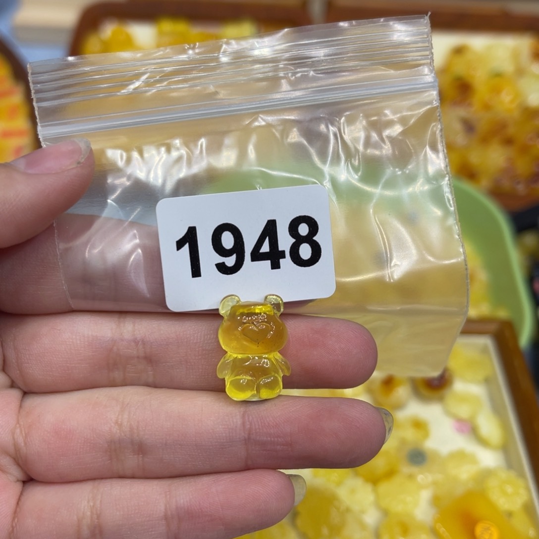 琥珀珠宝奇石未镶嵌