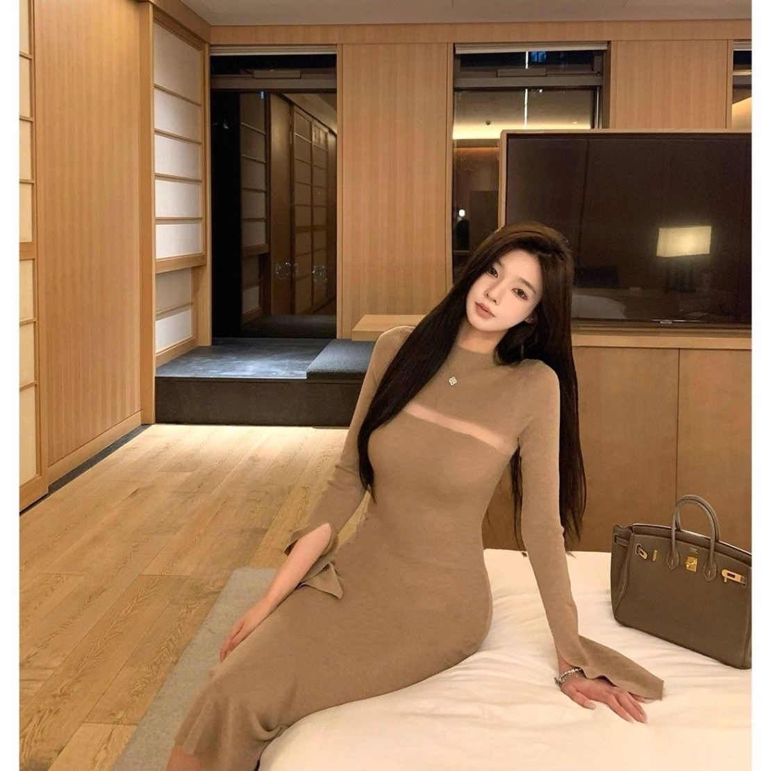 女人味半高领网纱拼接长袖针织连衣裙女性感镂空修身显瘦包臀中裙