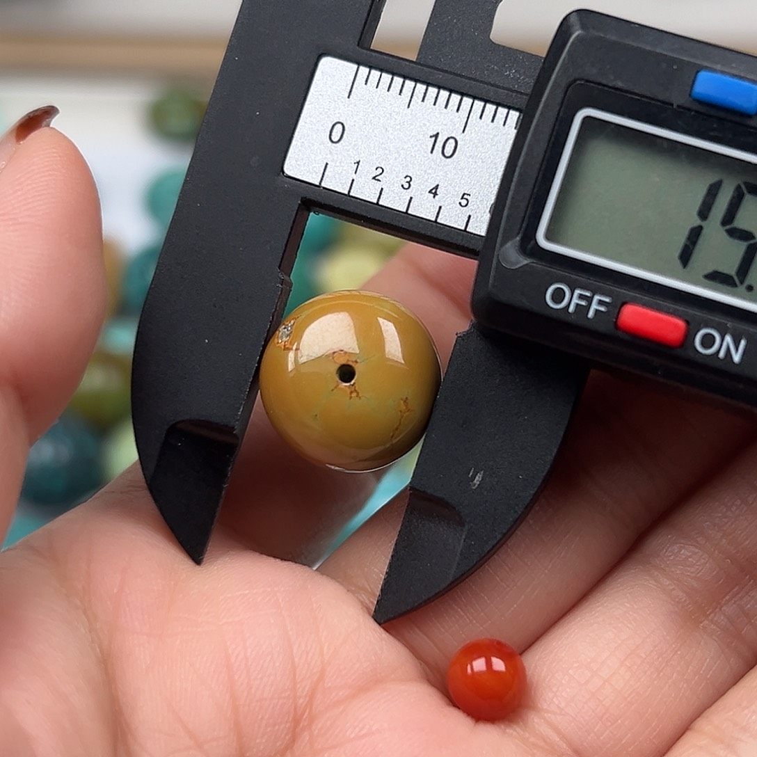 南红玛瑙未镶嵌珠宝奇石