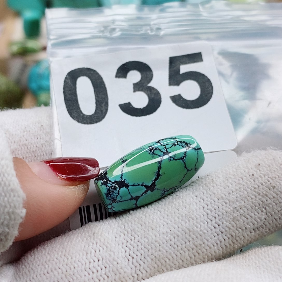 绿松石颈饰未镶嵌