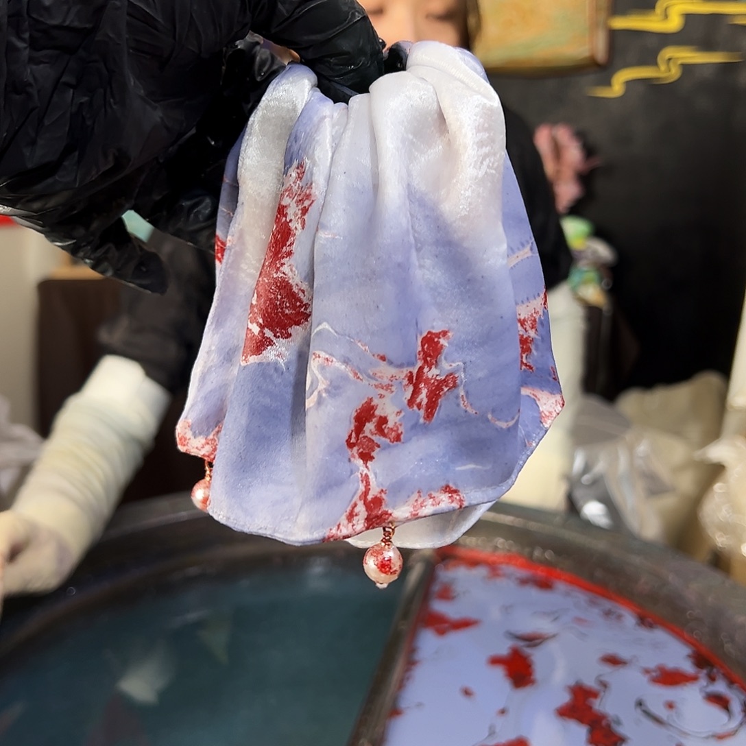 174裙摆抓夹姹紫嫣红