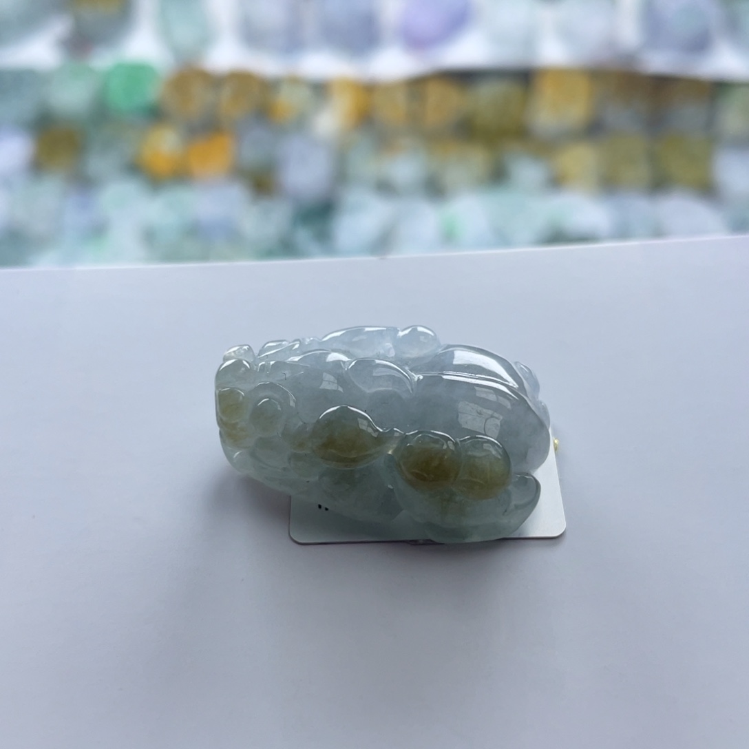 翡翠未镶嵌颈饰貔貅
