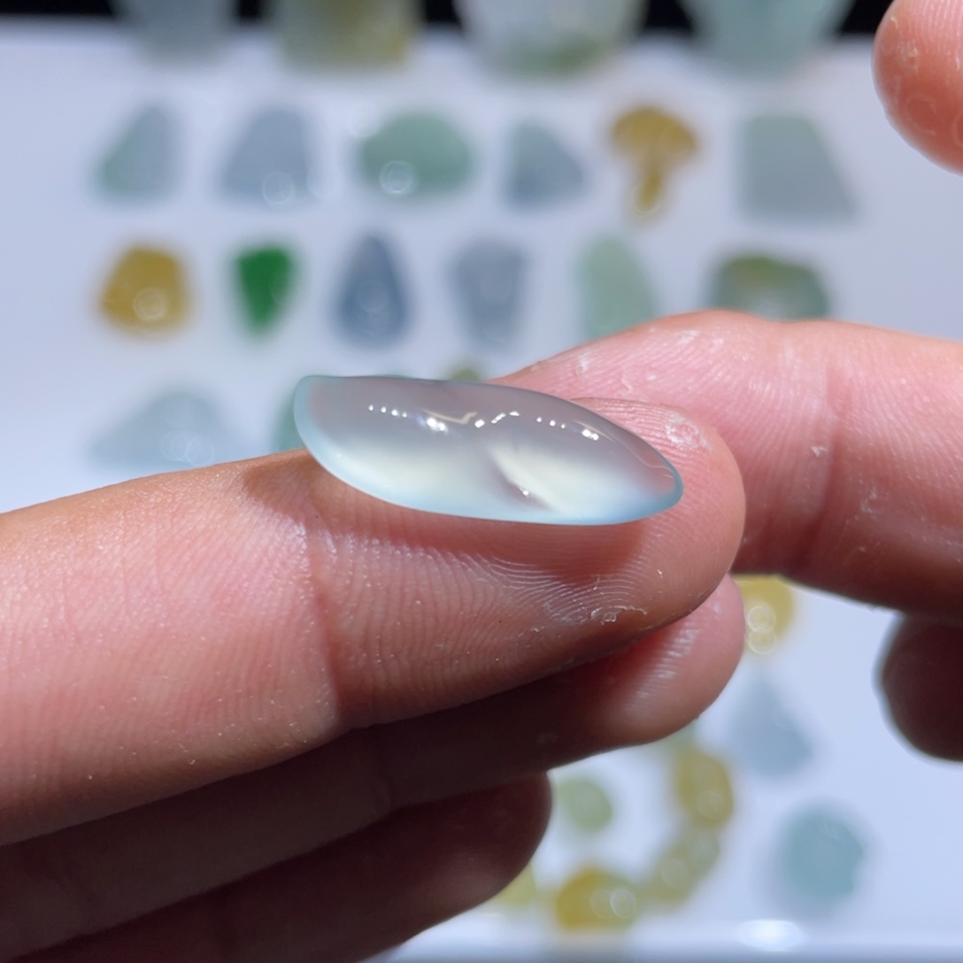 颈饰未镶嵌翡翠随形