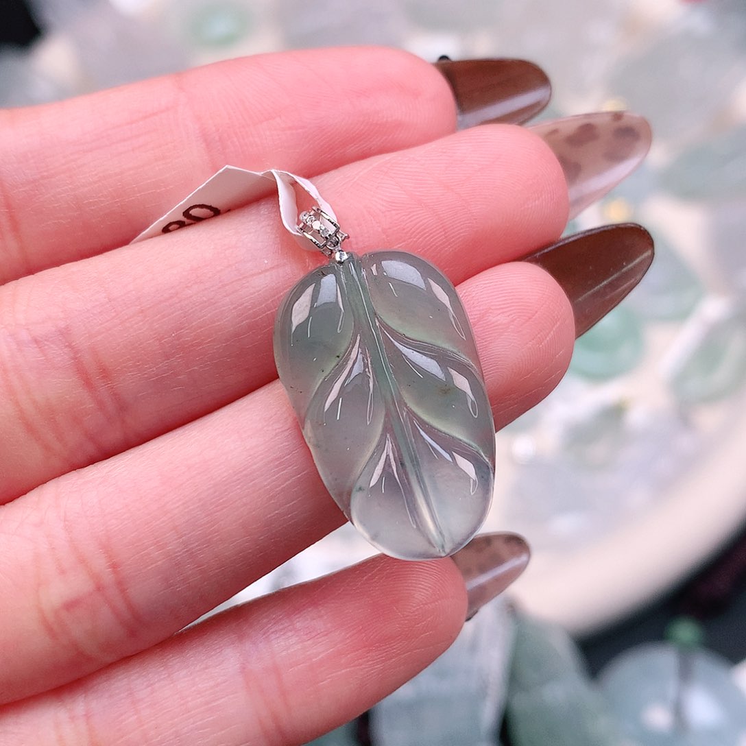 翡翠颈饰18K金镶嵌渐变色叶29.5、24，15、3.5