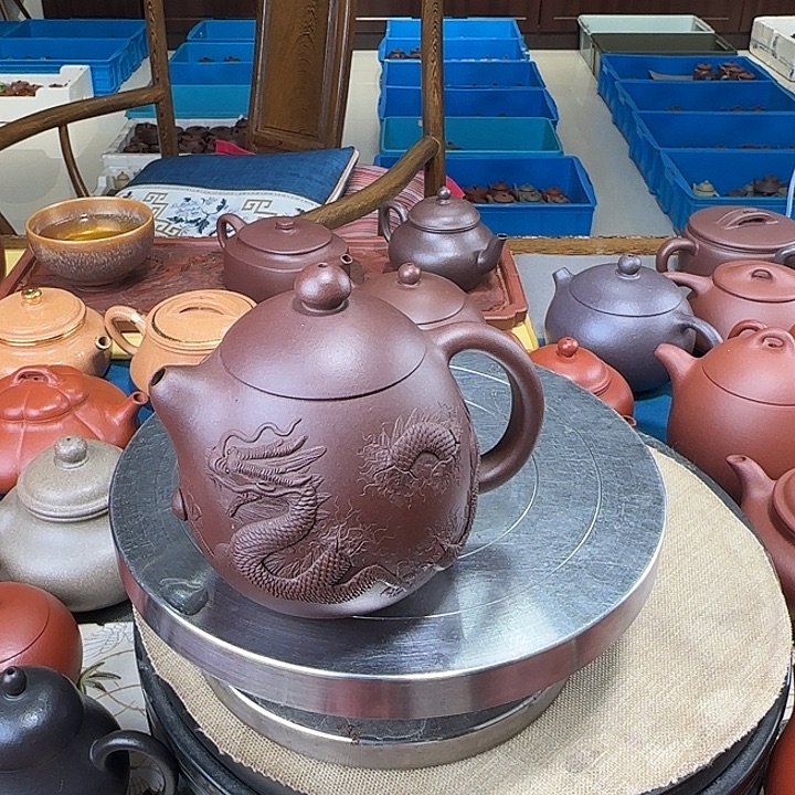 紫砂茶壶双龙戏珠