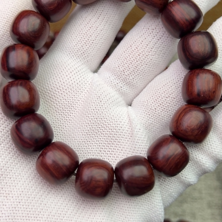 木用****2海南红降13*14满纹理满结香