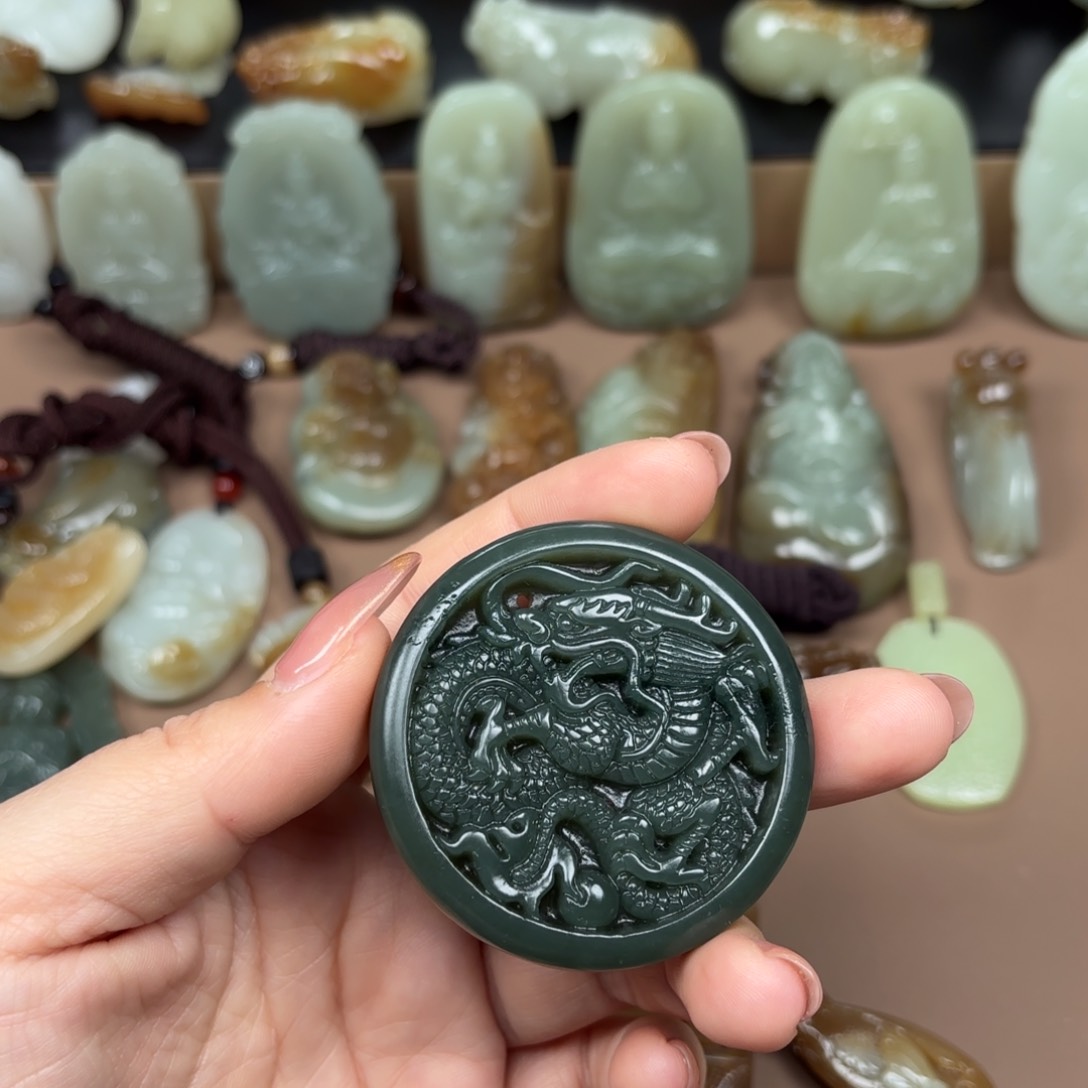 和田玉颈饰未镶嵌