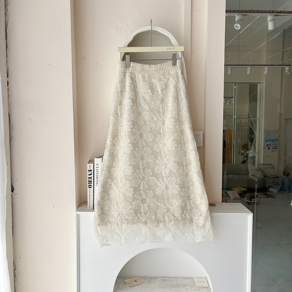 LHTE青青大码女装 秋冬针织百搭休闲甜美花朵长裙D6266白色