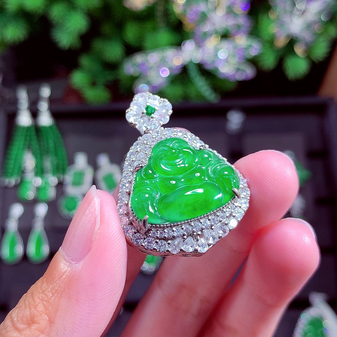 颈饰未镶嵌翡翠天然