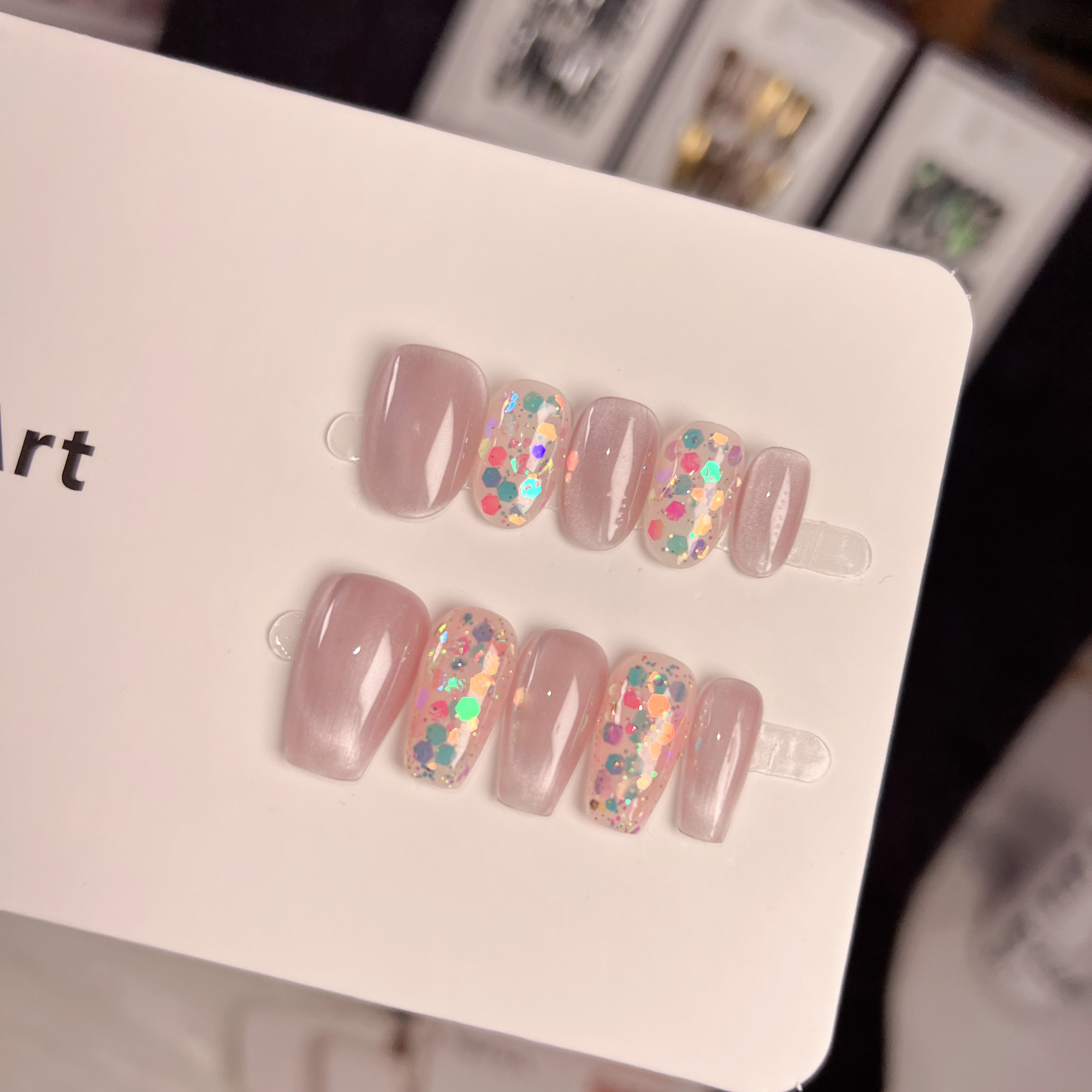 【草莓冰沙】高级显白纯手工穿戴甲秋冬短款气质百搭猫眼美甲贴