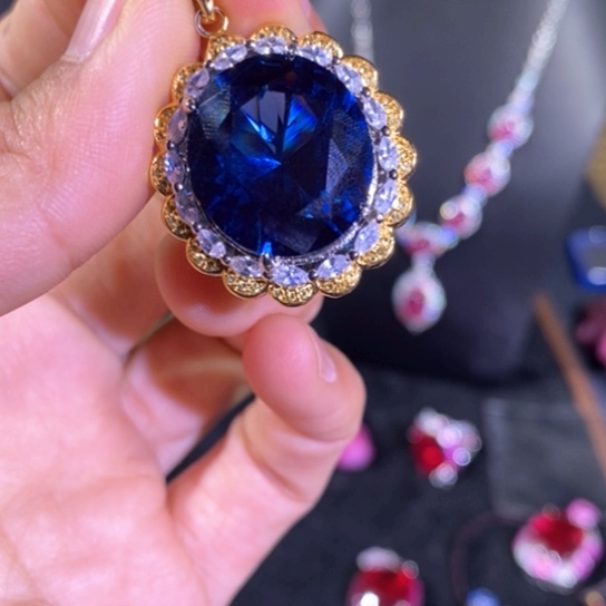 银S925镶嵌红宝石颈饰