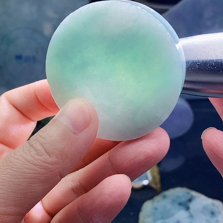 翡翠未镶嵌颈饰毛料30