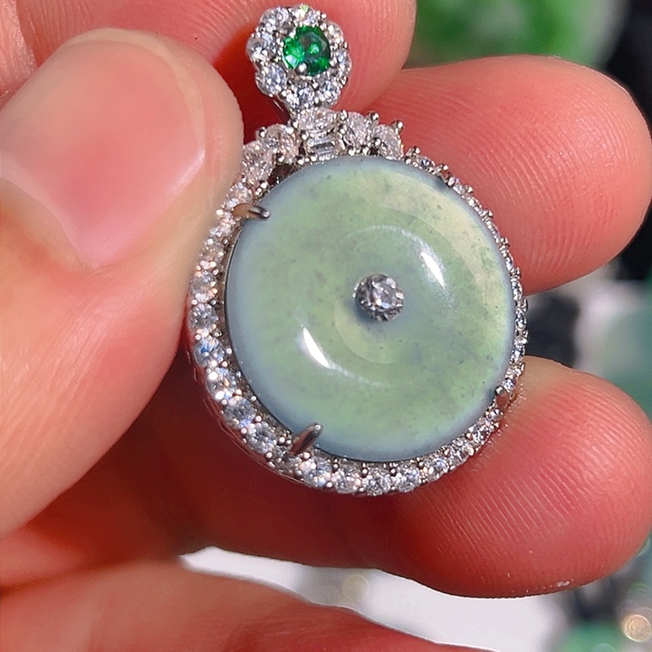 翡翠颈饰未镶嵌2，