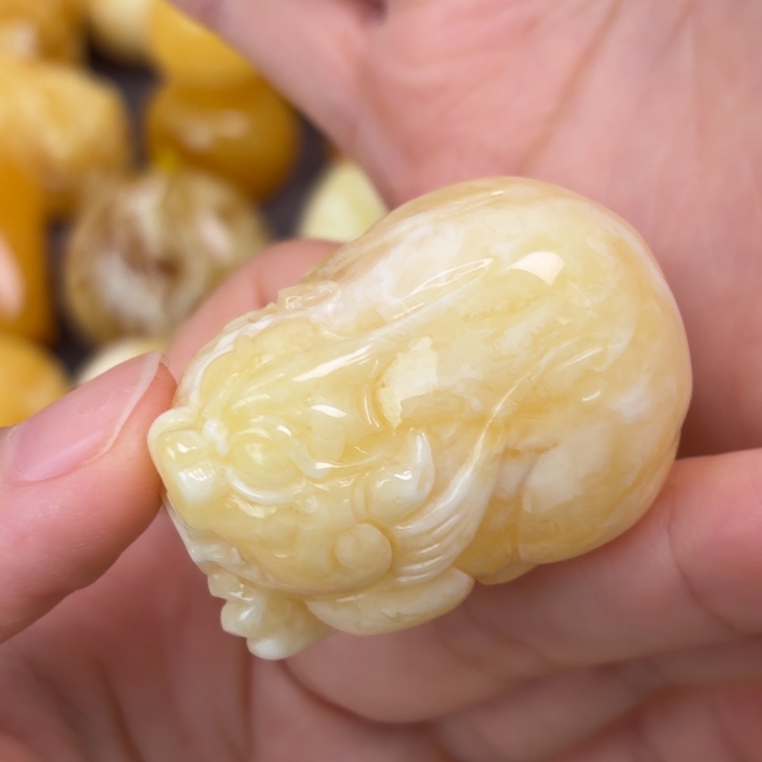 什***生蜜蜡未镶嵌吊坠(不含链)白貔貅