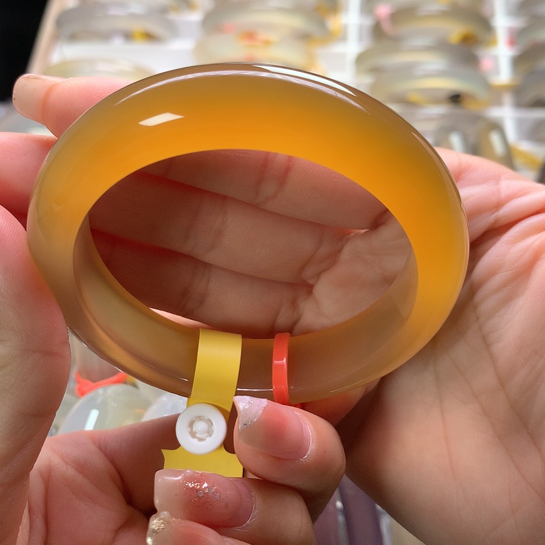 手镯玛瑙/玉髓未镶嵌都***吧芒果金金