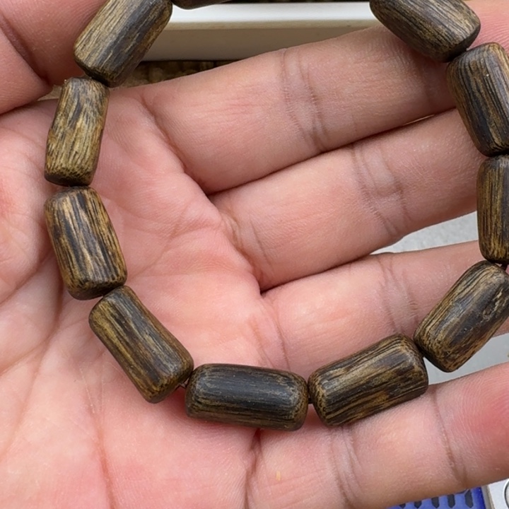 一***粥沉香手串乌身手串8克