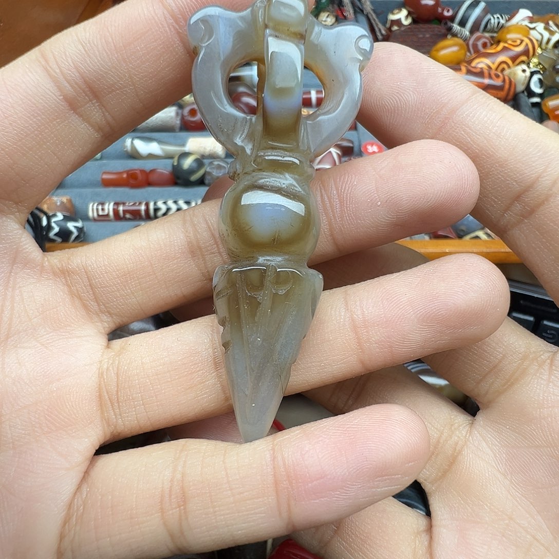 徐***哥玛瑙/玉髓未镶嵌珠宝半成品