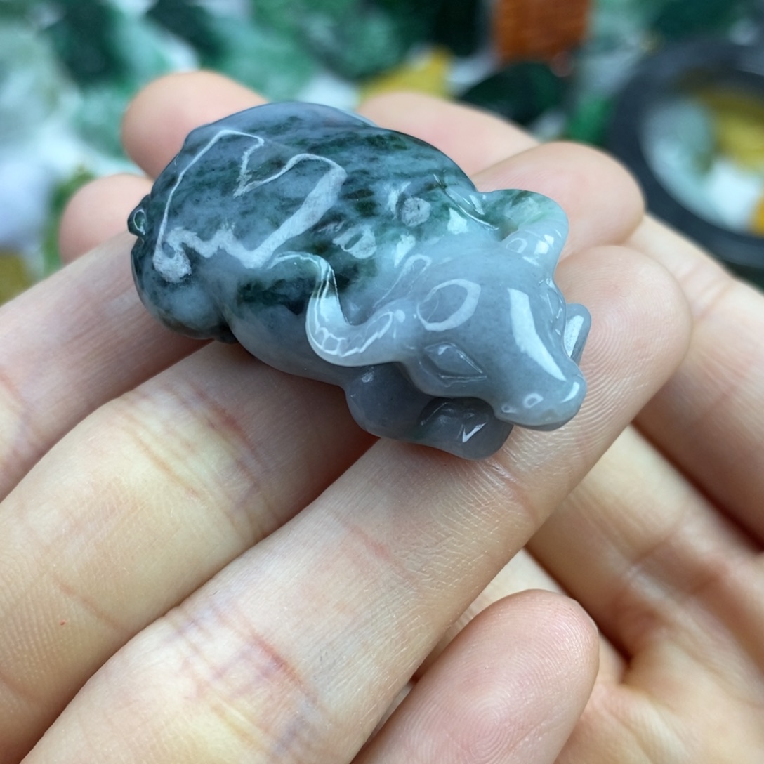 翡翠颈饰未镶嵌吊坠