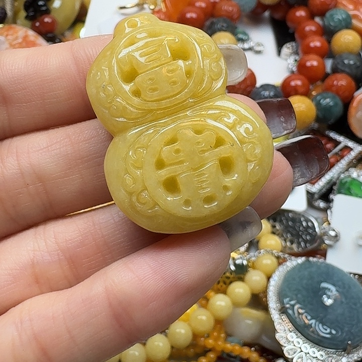 翡翠未镶嵌颈饰翡翠