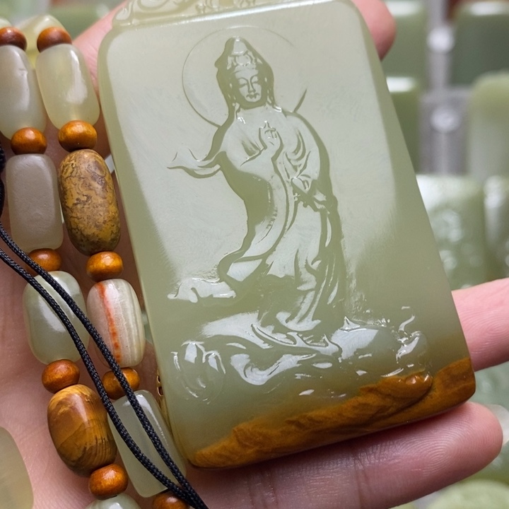俏色巧雕御龙山水观音加大