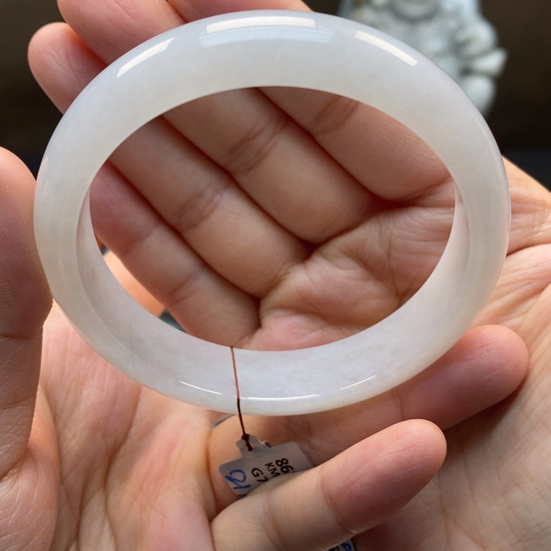 翡翠手镯未镶嵌天然