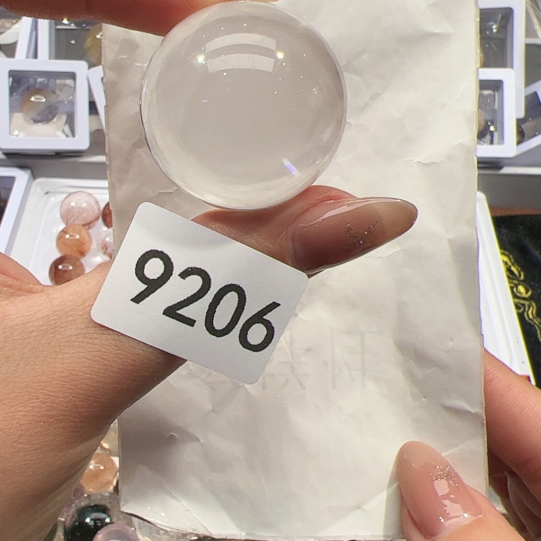 未镶嵌水晶大型摆件（非配饰）