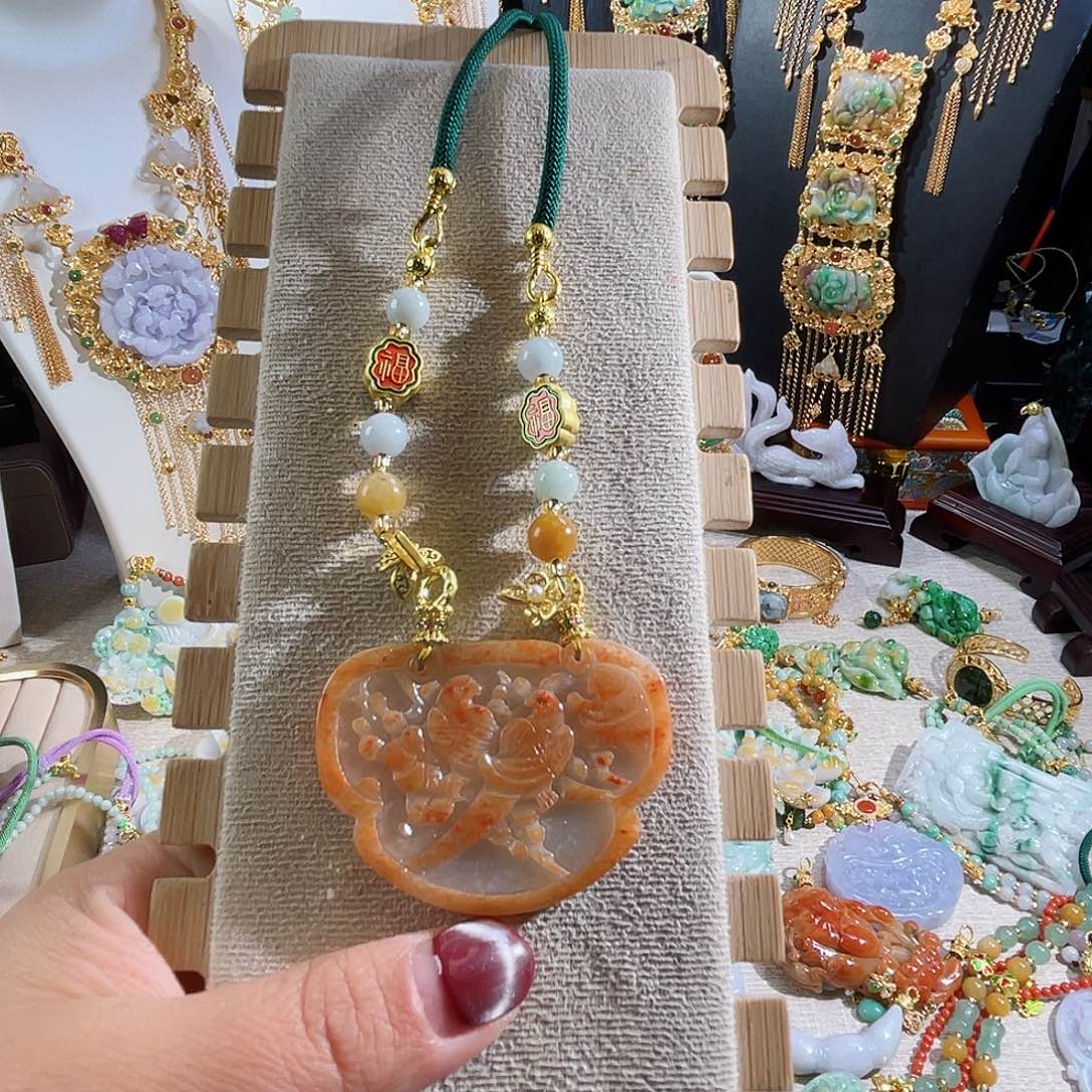 翡翠颈饰未镶嵌翡翠如意喜上眉梢锁