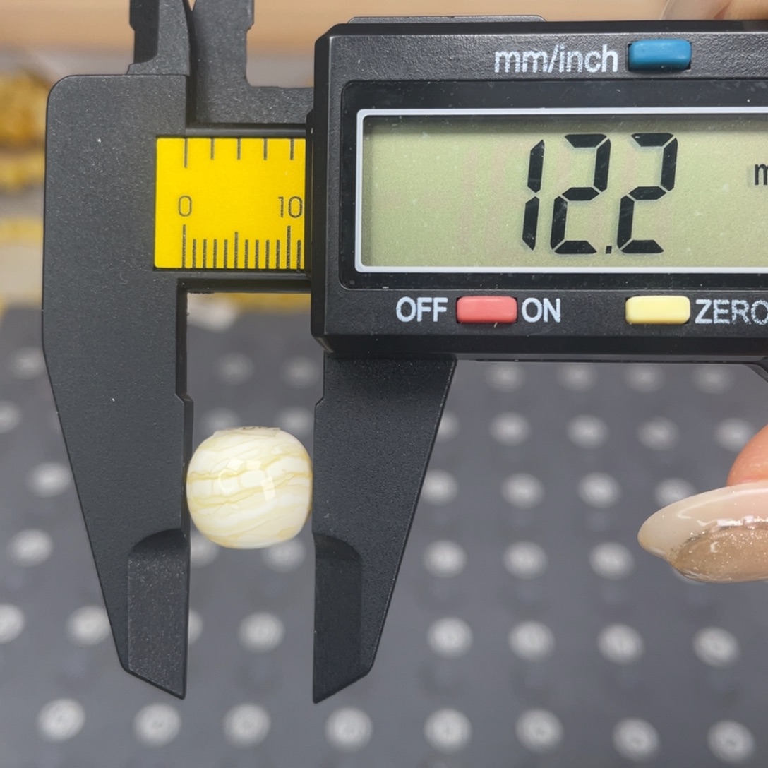 R****琥珀未镶嵌裸石87