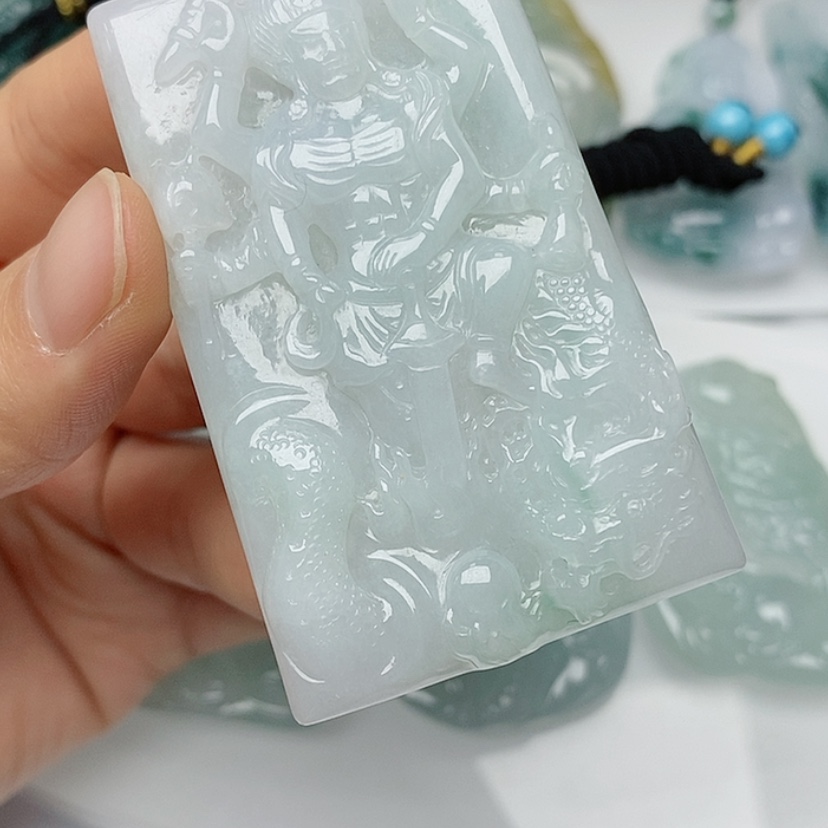 【闪购商品】翡翠颈饰未镶嵌        