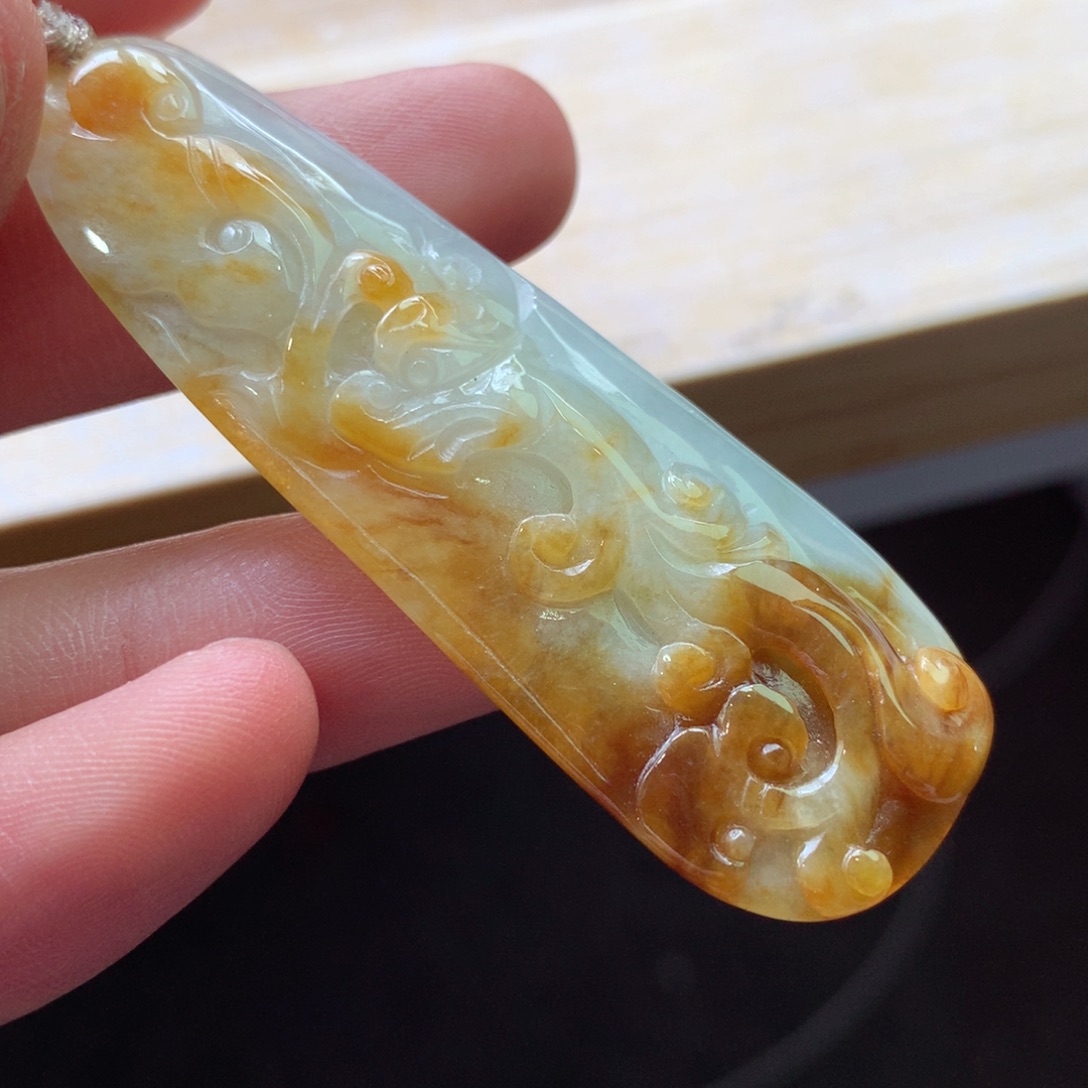 翡翠颈饰未镶嵌吊坠