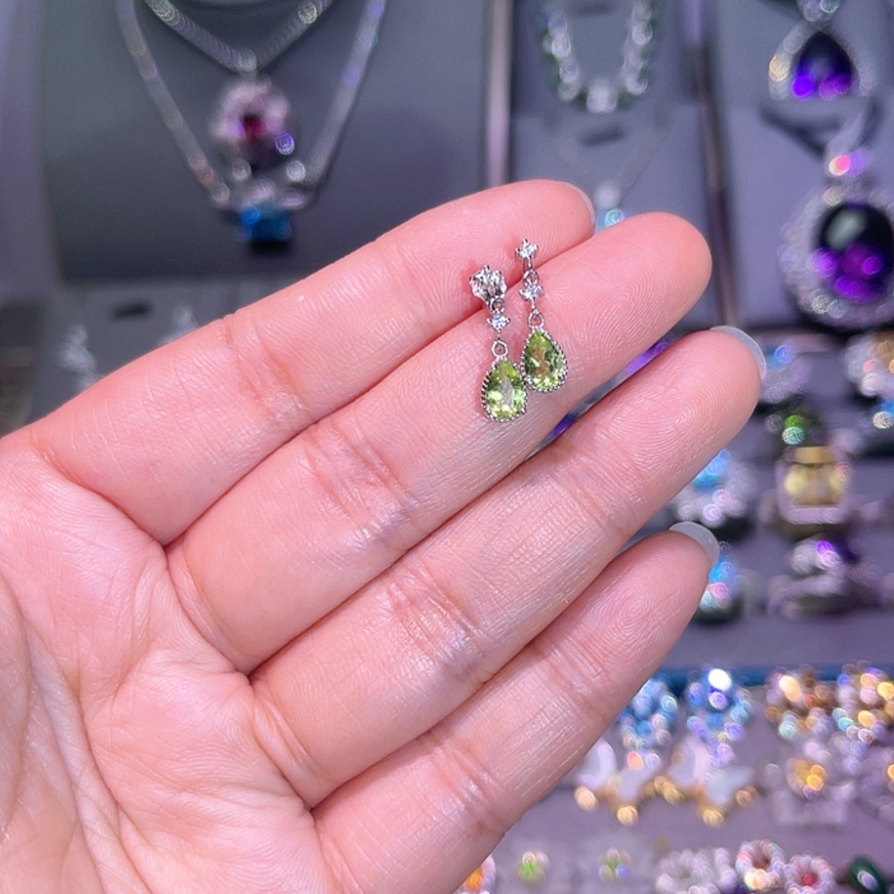 【闪购商品】橄榄石耳饰银S925镶嵌