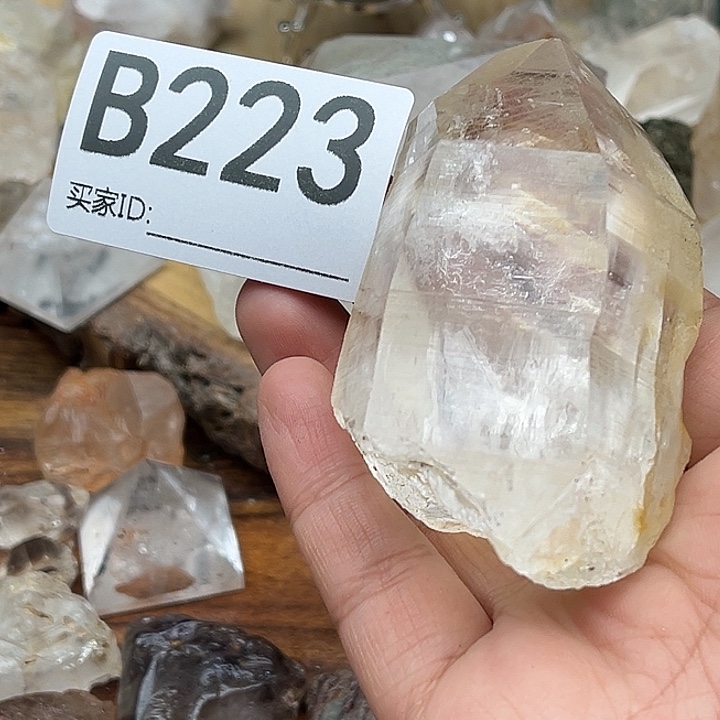 呵***呵珠宝半成品未镶嵌水晶默认微瑕