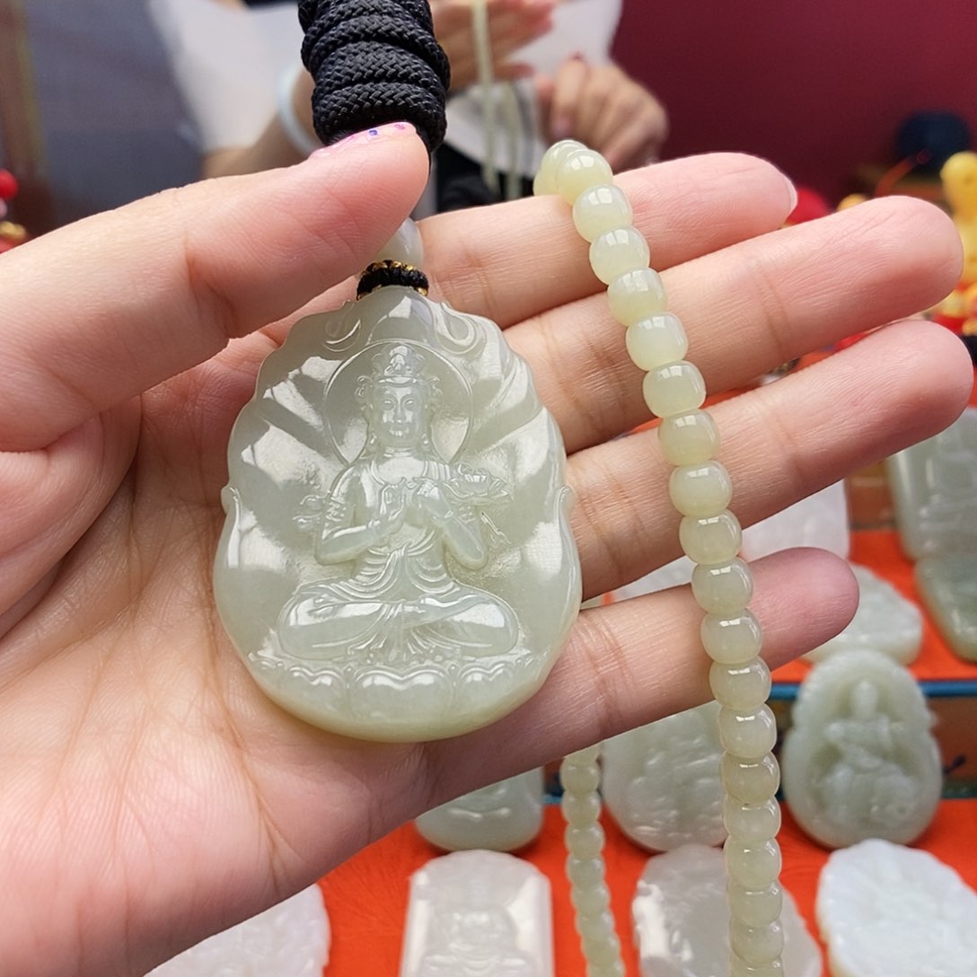 颈饰未镶嵌和田玉称**意