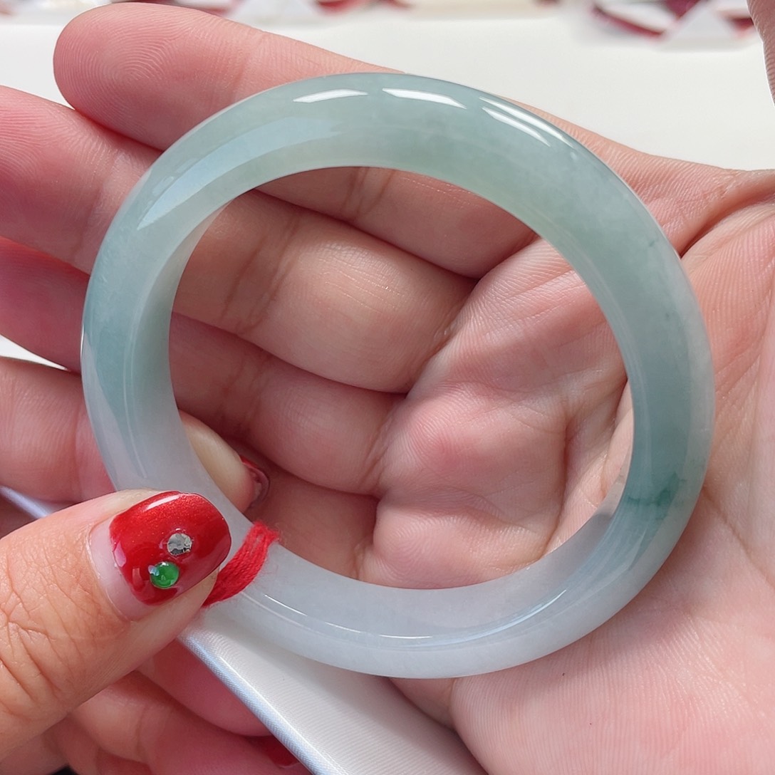 翡翠手镯（贵妃镯）未镶嵌缅甸翡翠手镯56圈