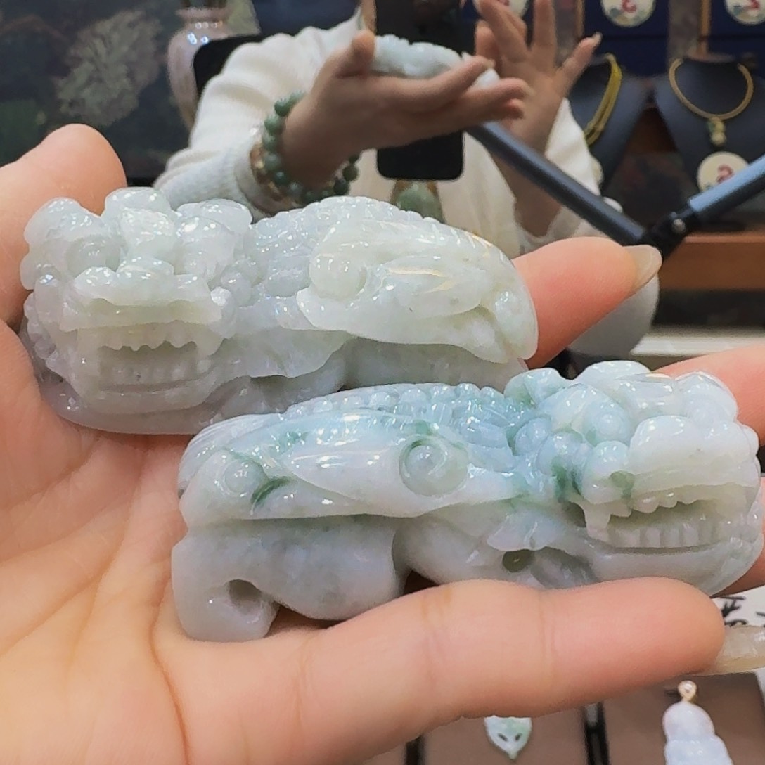 翡翠颈饰未镶嵌老坑